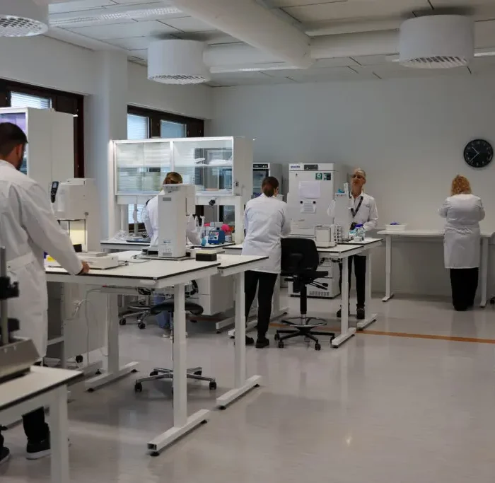 synexa turku lab Modern laboratory with scientists at work